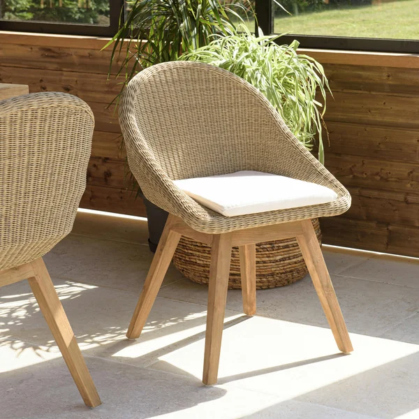 Salon de jardin teck naturel 1 table pieds droits 220 cm + 6 chaises arrondies résine tressée MANY
