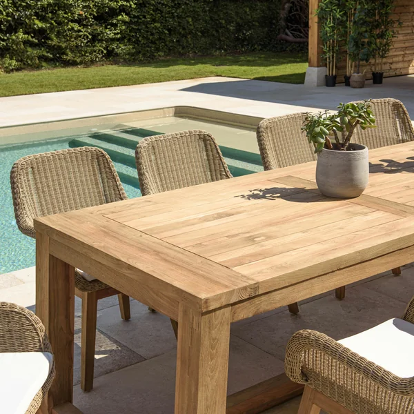 Salon de jardin teck naturel 1 table pieds inclinés 300 cm + 8 fauteuils résine tressée MANY
