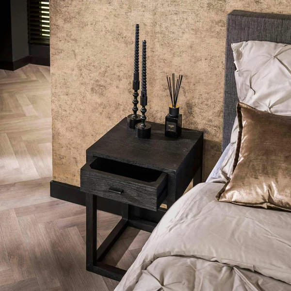 Table de chevet noire en bois WOODY