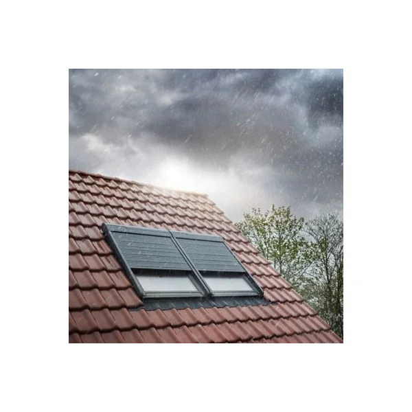 Volet roulant rigide pour fenêtre de toit, gris anthracite, à énergie solaire, l.78 x H.118 cm, Velux SSL MK06 0000S